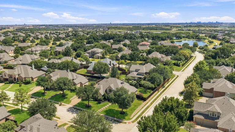 Aerial view of the property and nearby streets at 1000 Monticello Drive in Prosper
